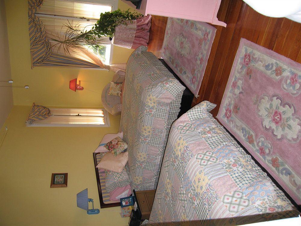 Cedars & Beeches Bed & Breakfast Long Branch Exterior foto